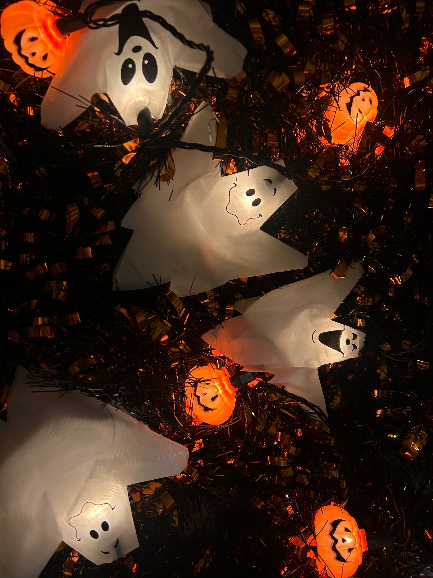 1988 Jack O lantern + ghosts (2 strands of string lights) work