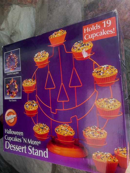 Halloween cupcakes N More Dessert Stand 2006