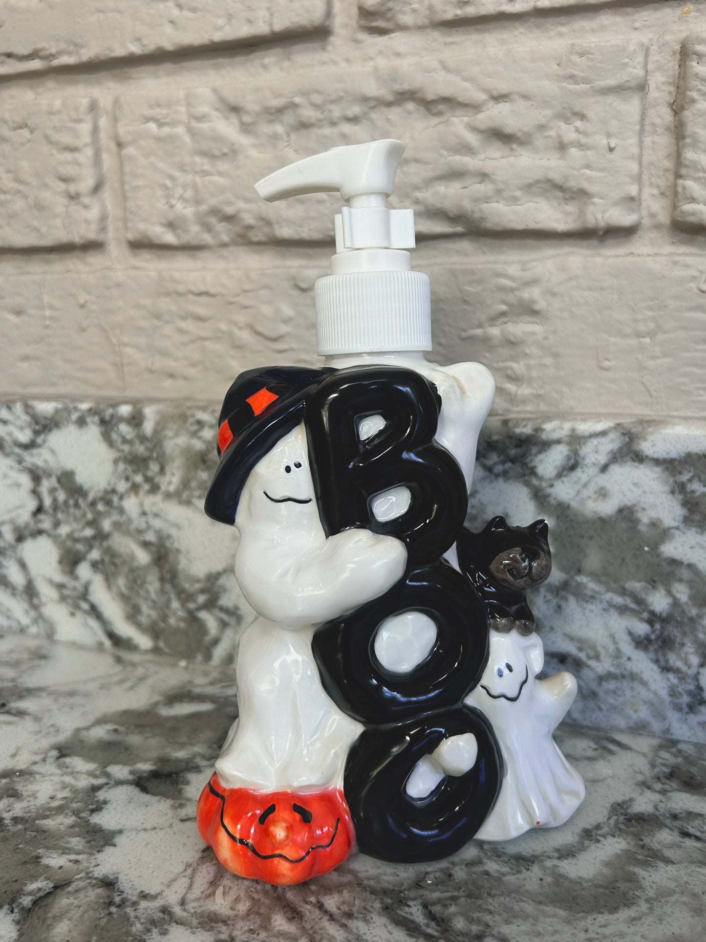 Boo handsoap dispenser