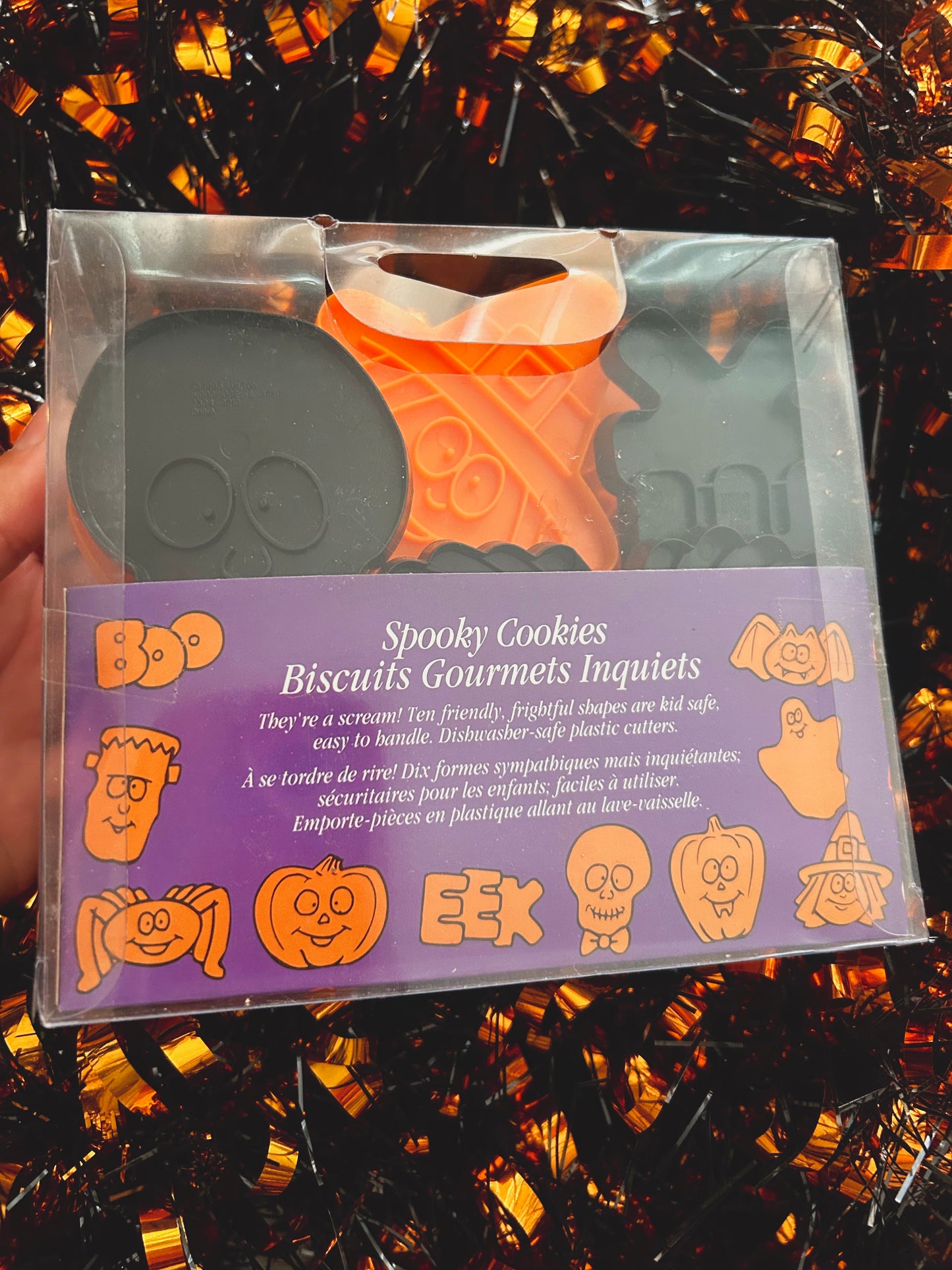 Wilton cookie cutters 1995