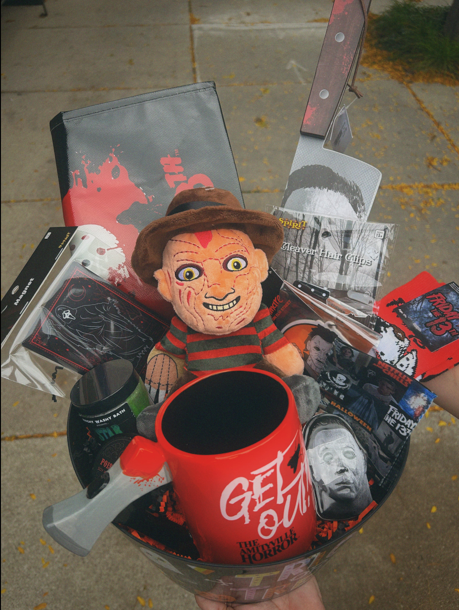 HALLOWEEN MYSTERY BUCKET