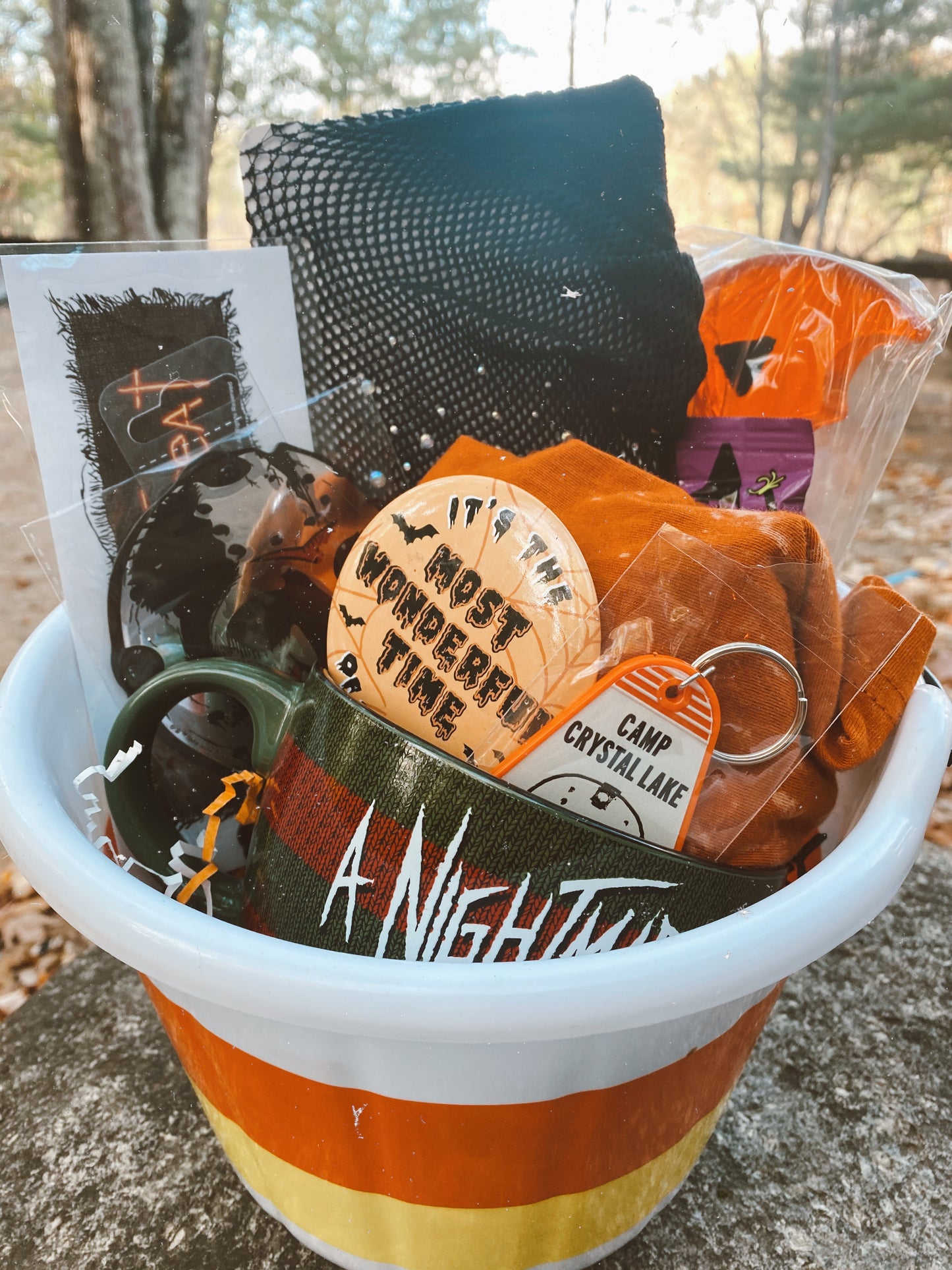 HALLOWEEN MYSTERY BUCKET